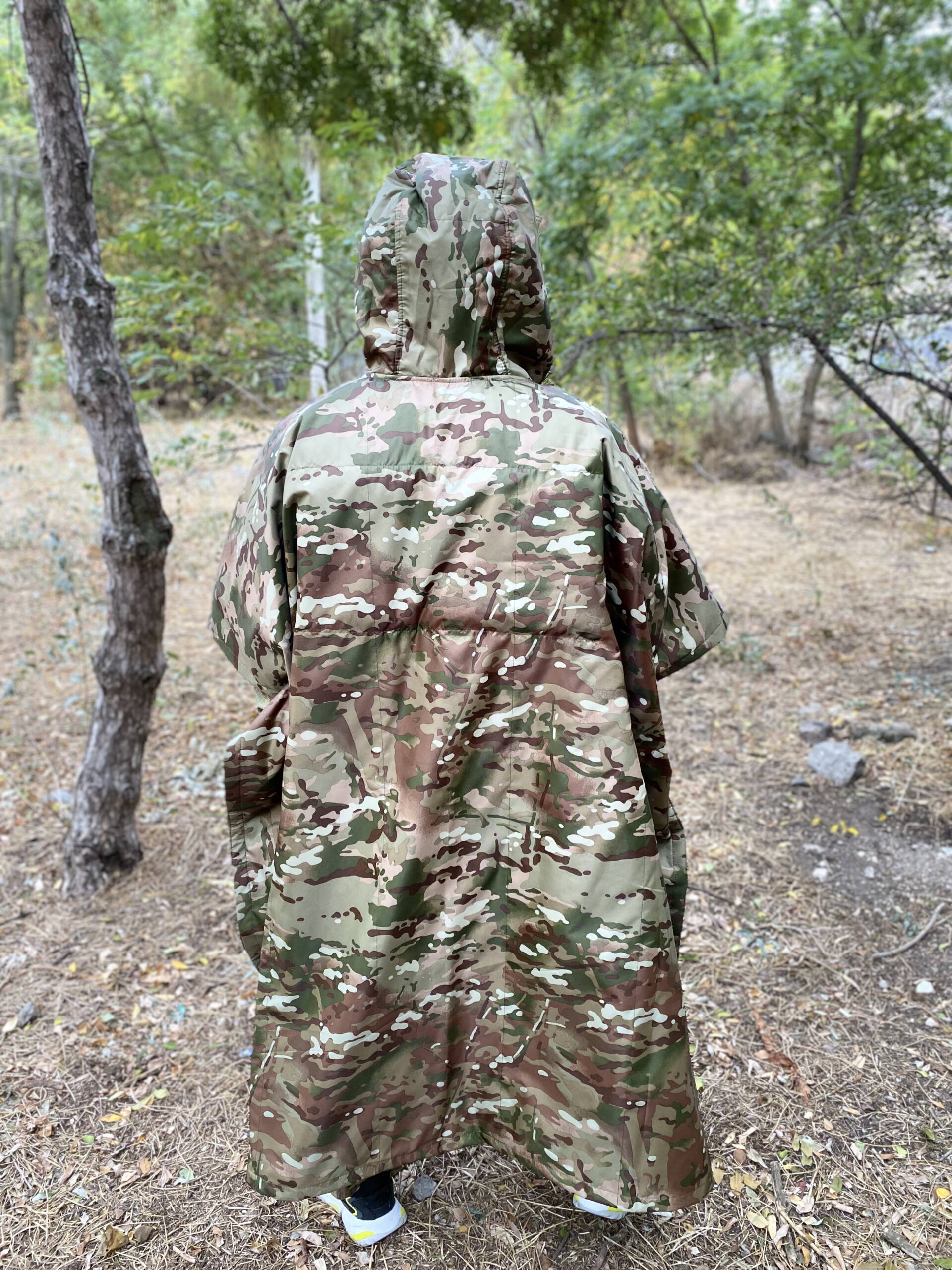 Anti-Thermal Cloak-Poncho for Maximum Camouflage - Image 3