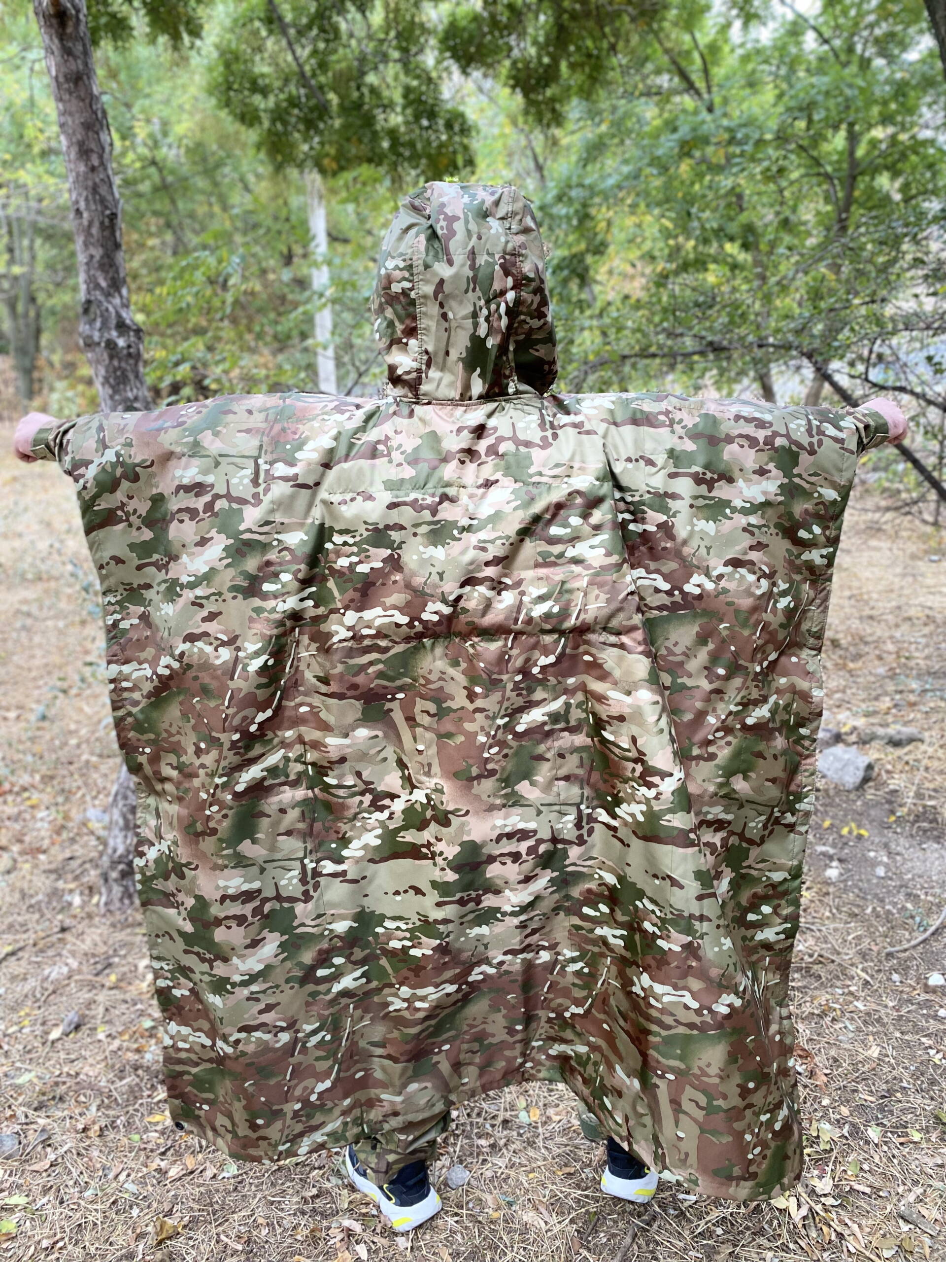 Anti-Thermal Cloak-Poncho for Maximum Camouflage - Image 4